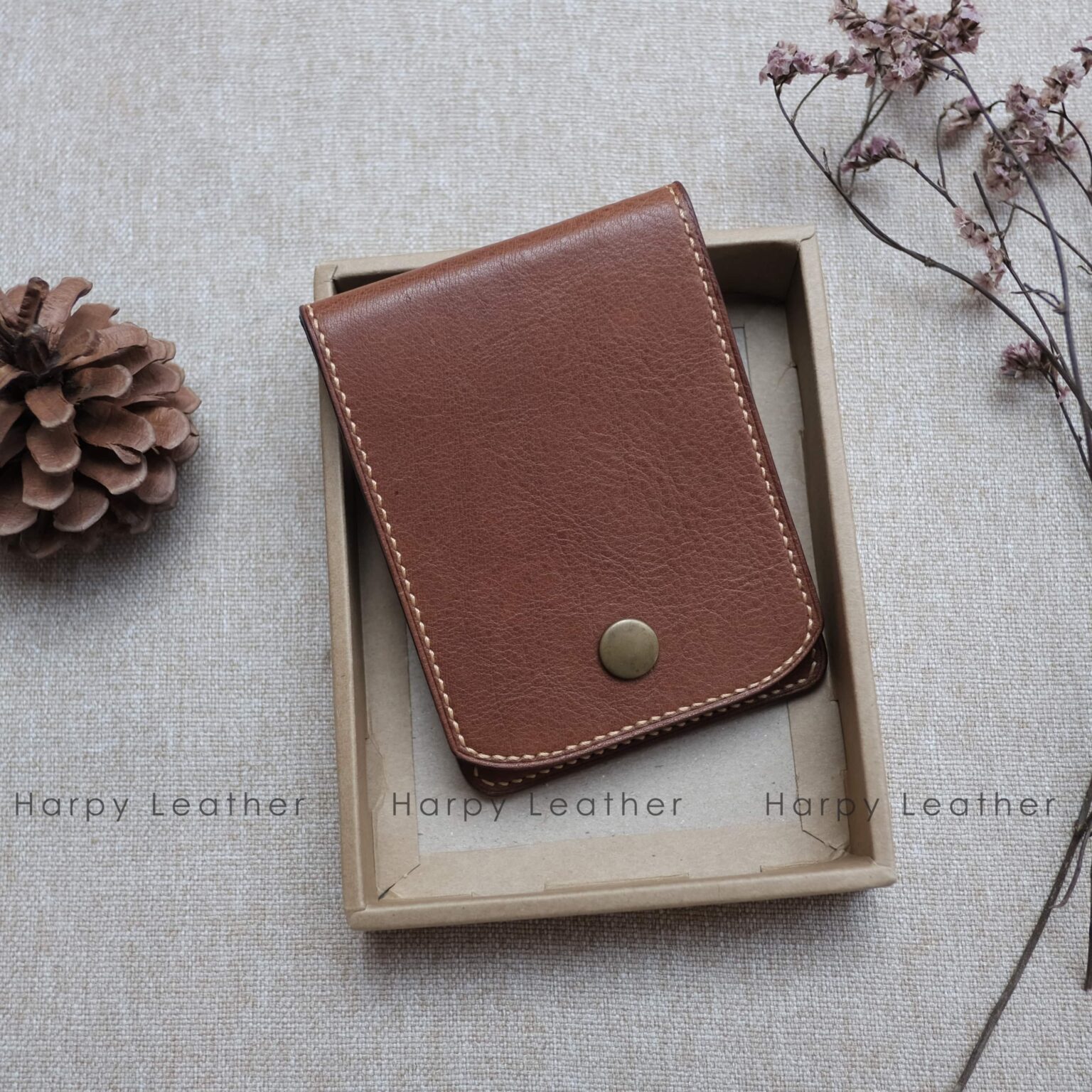 Vertical Wallet - Bifold leather wallet - Handmade leather